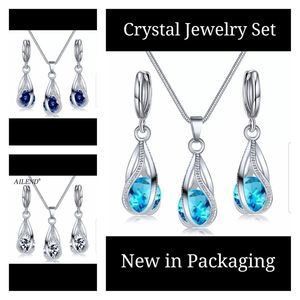 NEW in Packaging Crystal Water Drop Jewelry Set